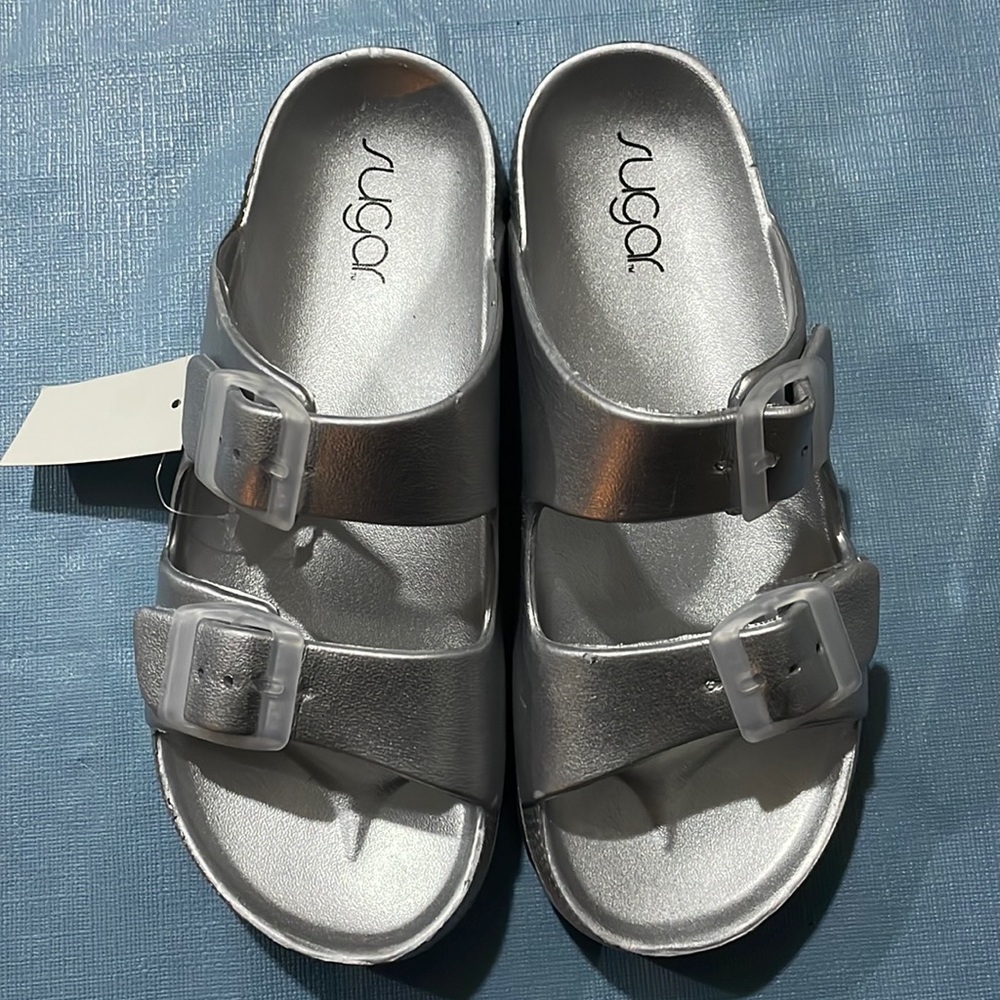 Silver sandals brand new never worn size 4